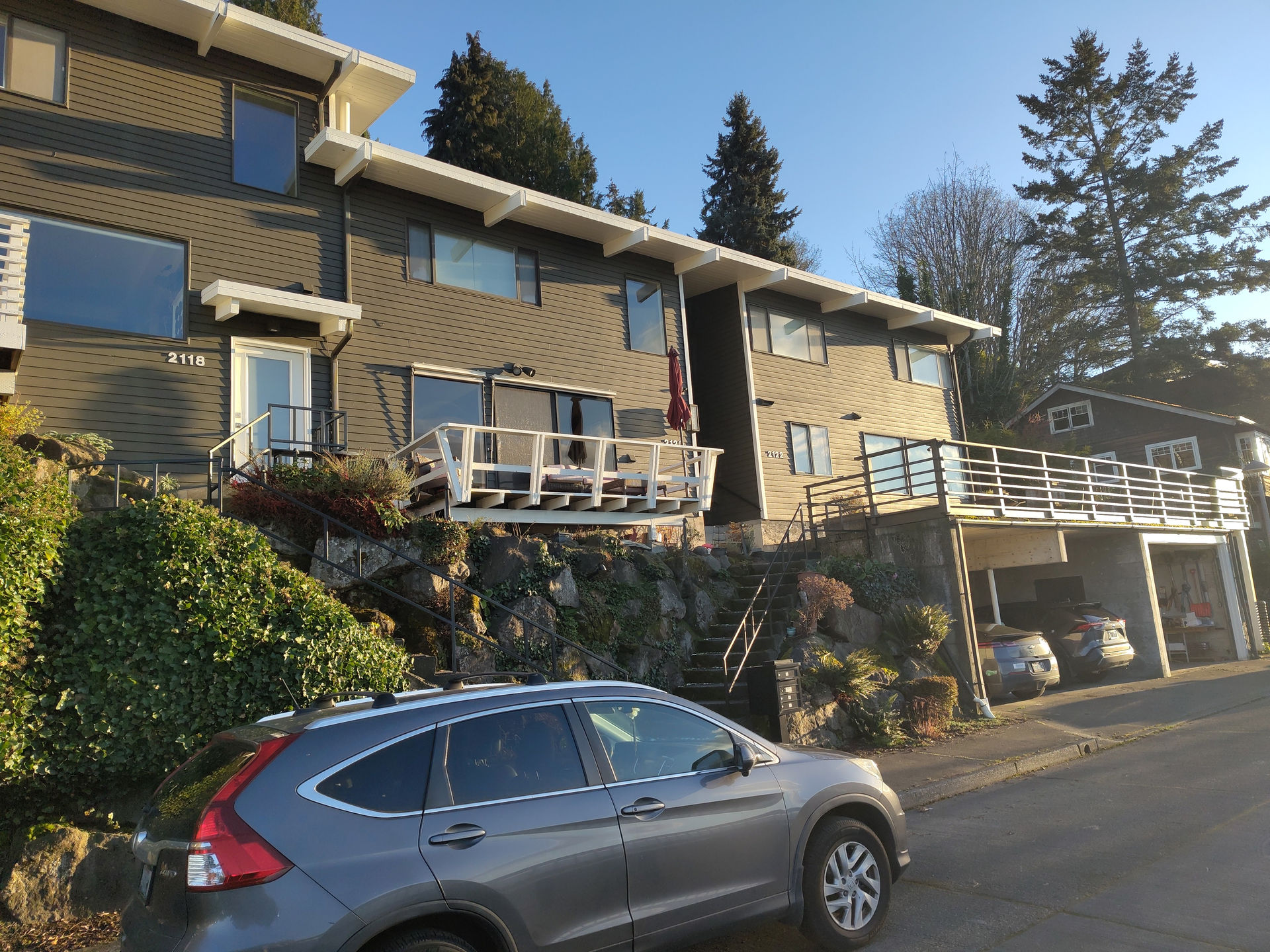 Halleck Avenue Condominium